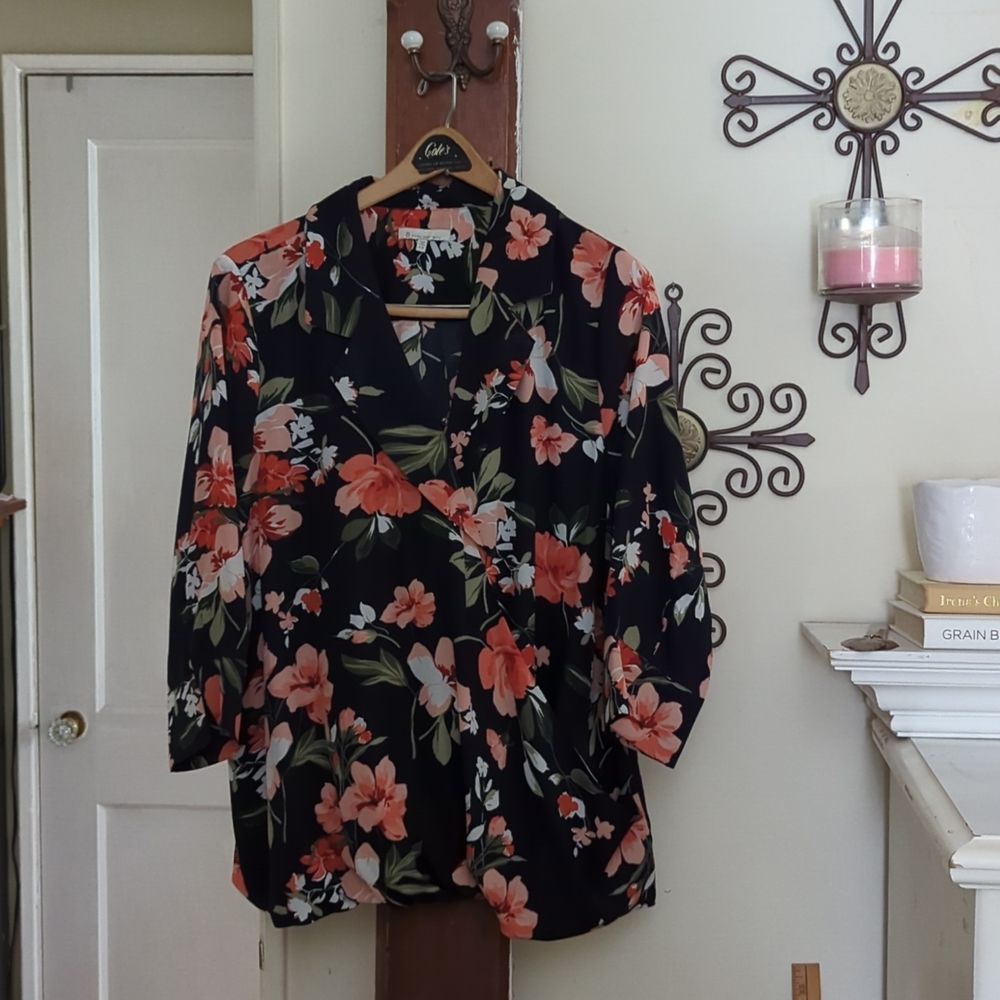 Skies Are Blue Wrap Top Blouse Navy Blue Peach Floral size 1X